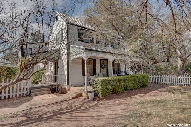 507 Travis - Photo 1