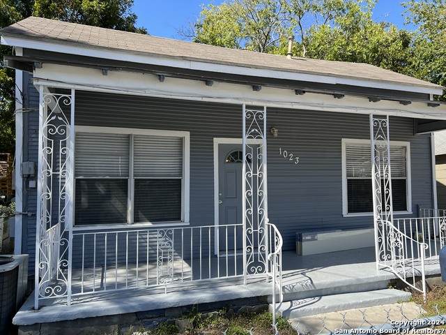 1023 Cherry - Photo 1