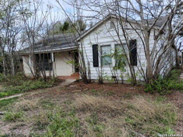 708 Parkview - Photo 1