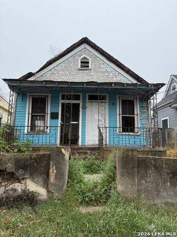222 Brooks - Photo 1