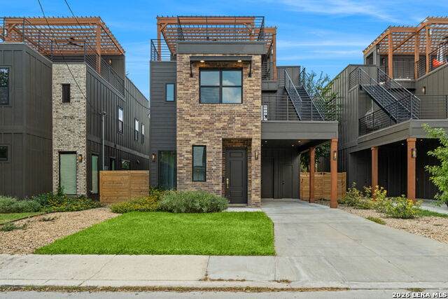 111 Dowdy - Photo 1