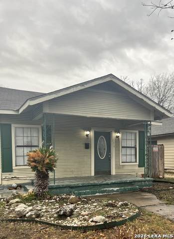 206 Thompson - Photo 1