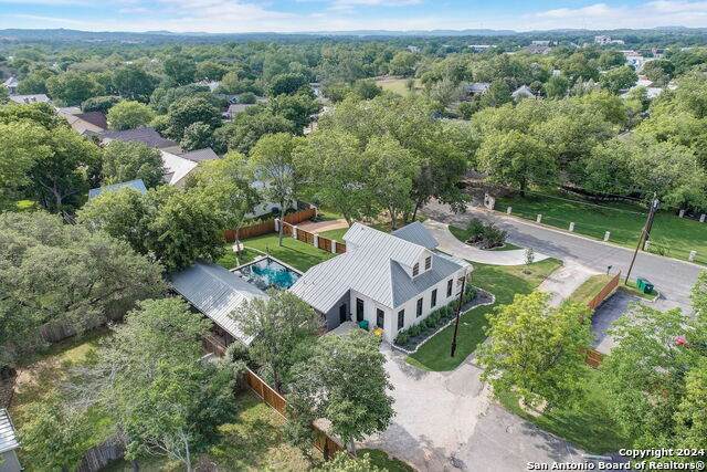 109 Evergreen St - Photo 1