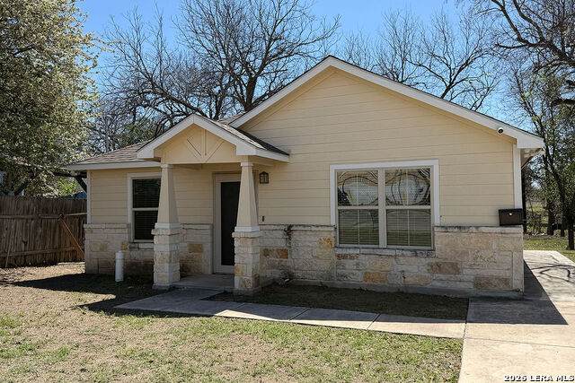 220 Hansford - Photo 1