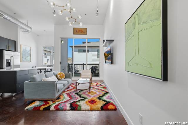 831 Flores - Photo 1
