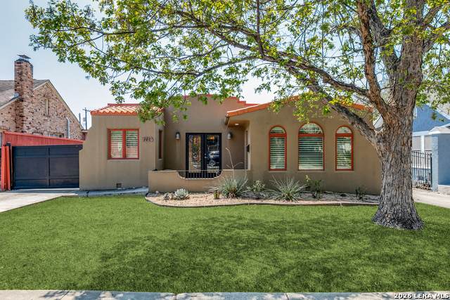 1714 Summit - Photo 1