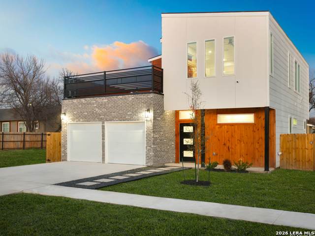 120 Pierce - Photo 1