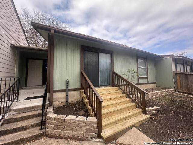 1325 Bitterlake - Photo 1