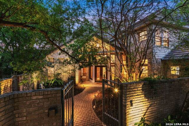 9 Scarborough Square - Photo 1