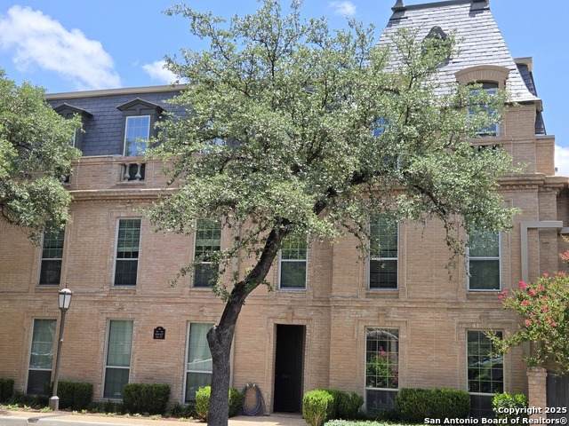 7707 Broadway - Photo 1