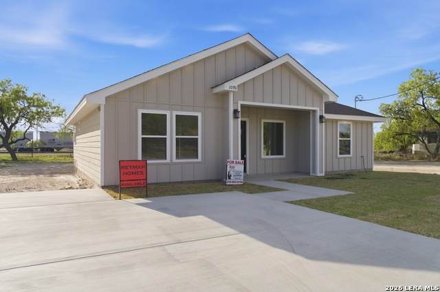 1090 Kifuri Street - Photo 1