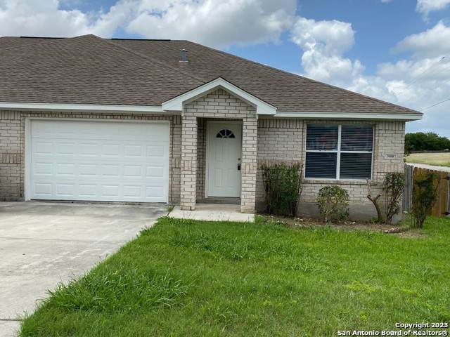 3008 Pine Valley Dr - Photo 1