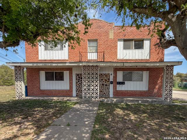 704 Washington St - Photo 1