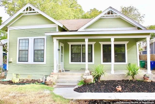 713 Aransas - Photo 1