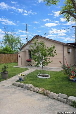 810 Haggin St. - Photo 1