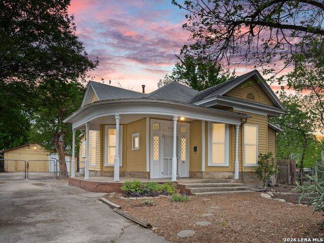 612 Pine Street - Photo 1