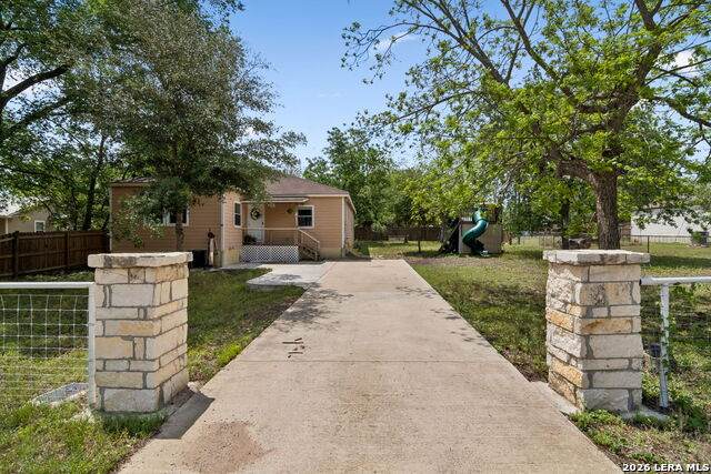 810 Lamar - Photo 1