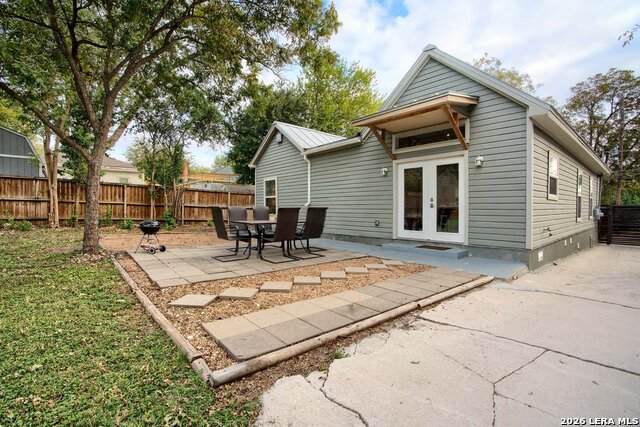 521 Dawson St - Photo 1