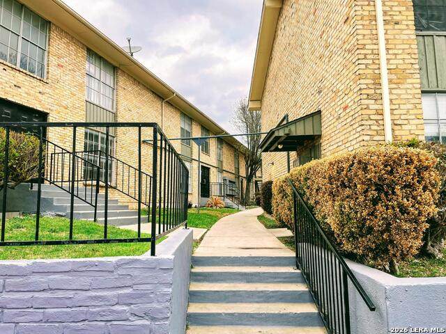 6611 Southpoint St - Photo 1