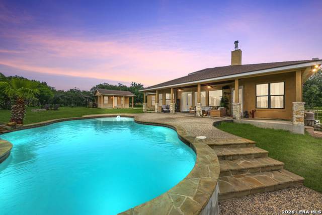 951 Private Road 3702 - Photo 1