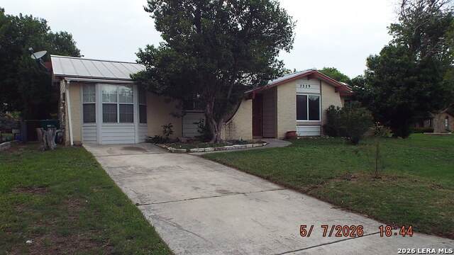 7329 Leading Oaks - Photo 1