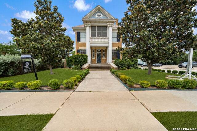 623 Augusta - Photo 1