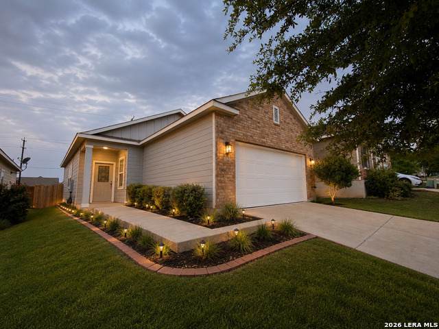 4937 Hallies Gdn - Photo 1
