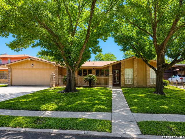 1210 Fontaine Dr - Photo 1