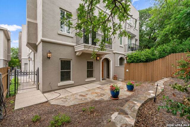 225 Mulberry - Photo 1