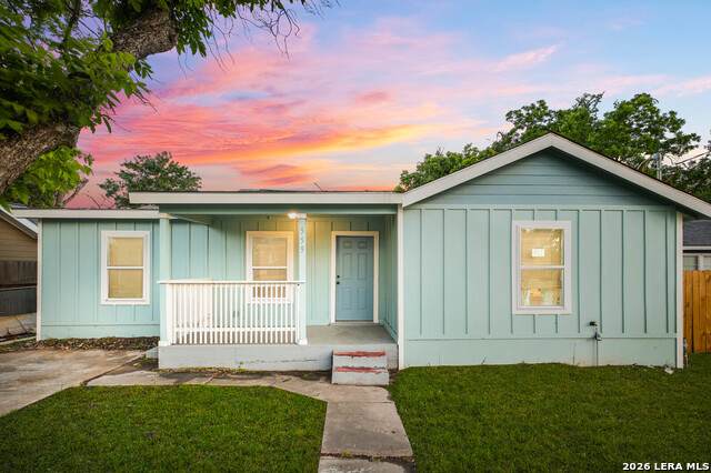 559 W Nacogdoches St - Photo 1