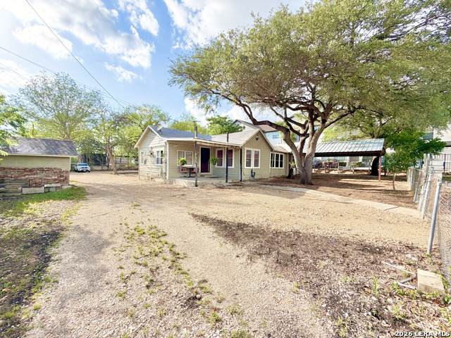 915 Shearer - Photo 1