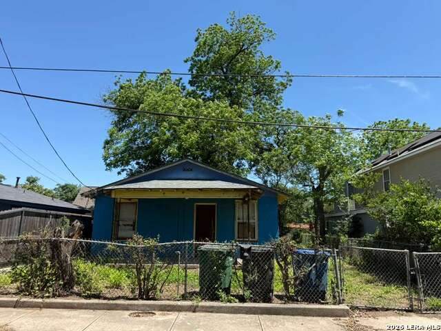 111 Huerta St - Photo 1
