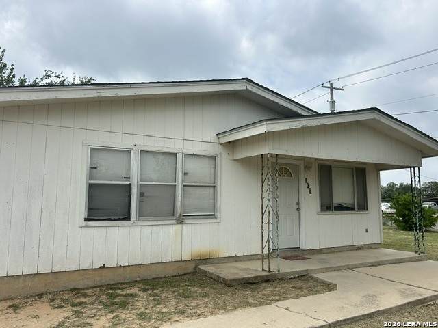502 Alamo St - Photo 1