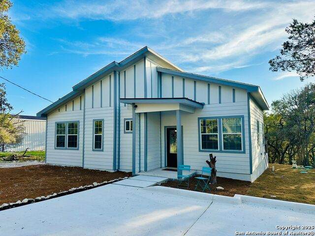 1064 Overbrook Ln - Photo 1