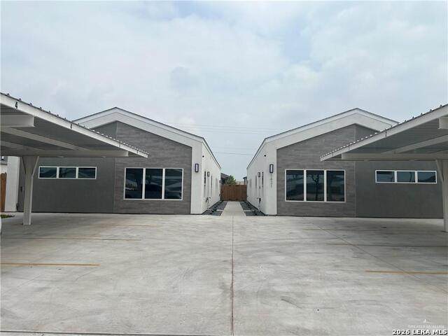 1421 Iris Avenue - Photo 1
