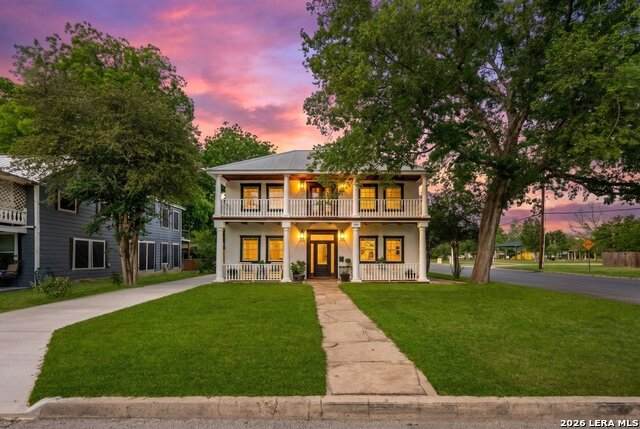 695 Comal Ave - Photo 1
