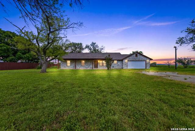 5745 Fm 471 N - Photo 1