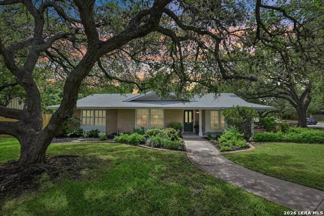 103 Tamworth - Photo 1