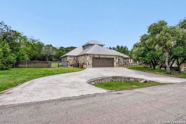 748 Canyon Oaks Dr - Photo 1