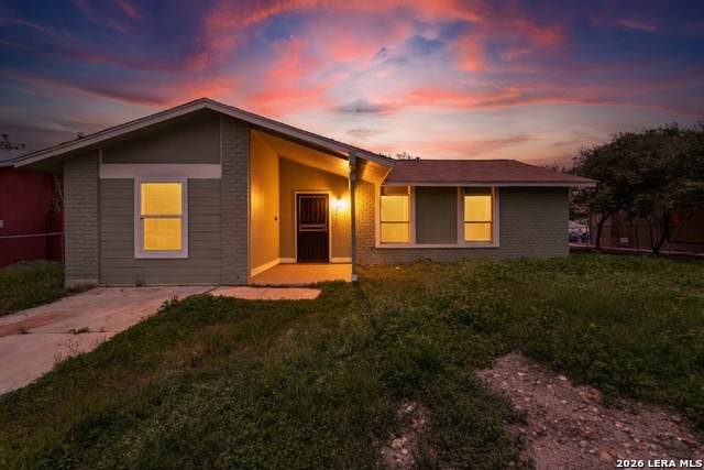 5535 Red Sky St - Photo 1