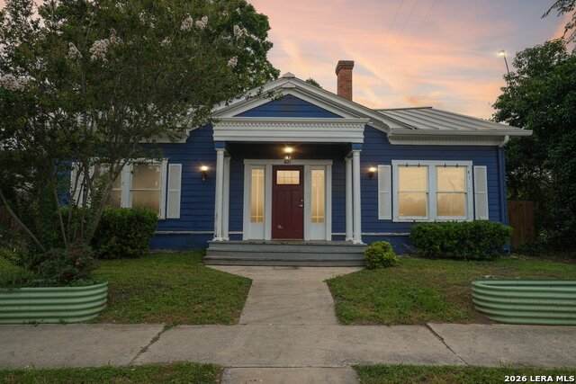 821 Quincy St - Photo 1