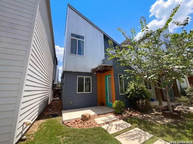 330 Clay - Photo 1