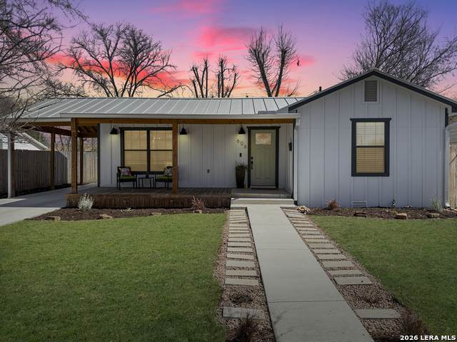 606 Harper St - Photo 1