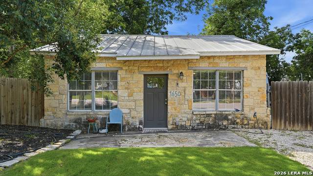 1650 Katy St - Photo 1