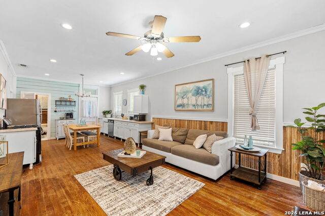 103 Saint Charles - Photo 1
