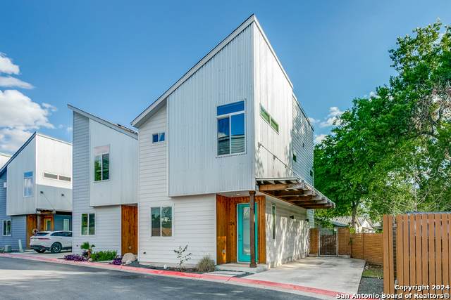 330 Clay - Photo 1