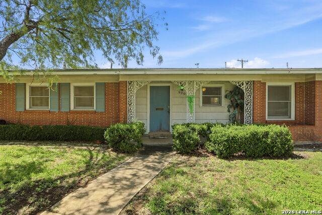900 Canterbury Hill St - Photo 1