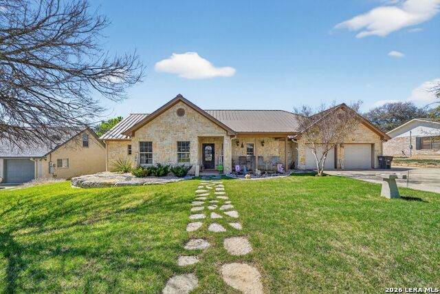 204 Red Oak Ln - Photo 1