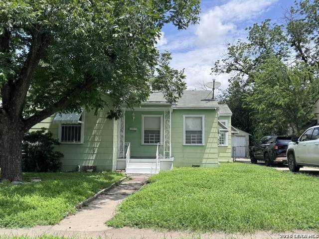 1223 Essex - Photo 1