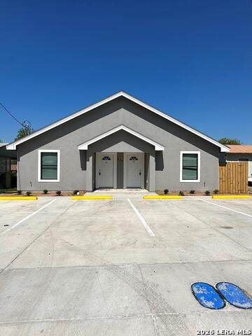 839 Trinity St - Photo 1